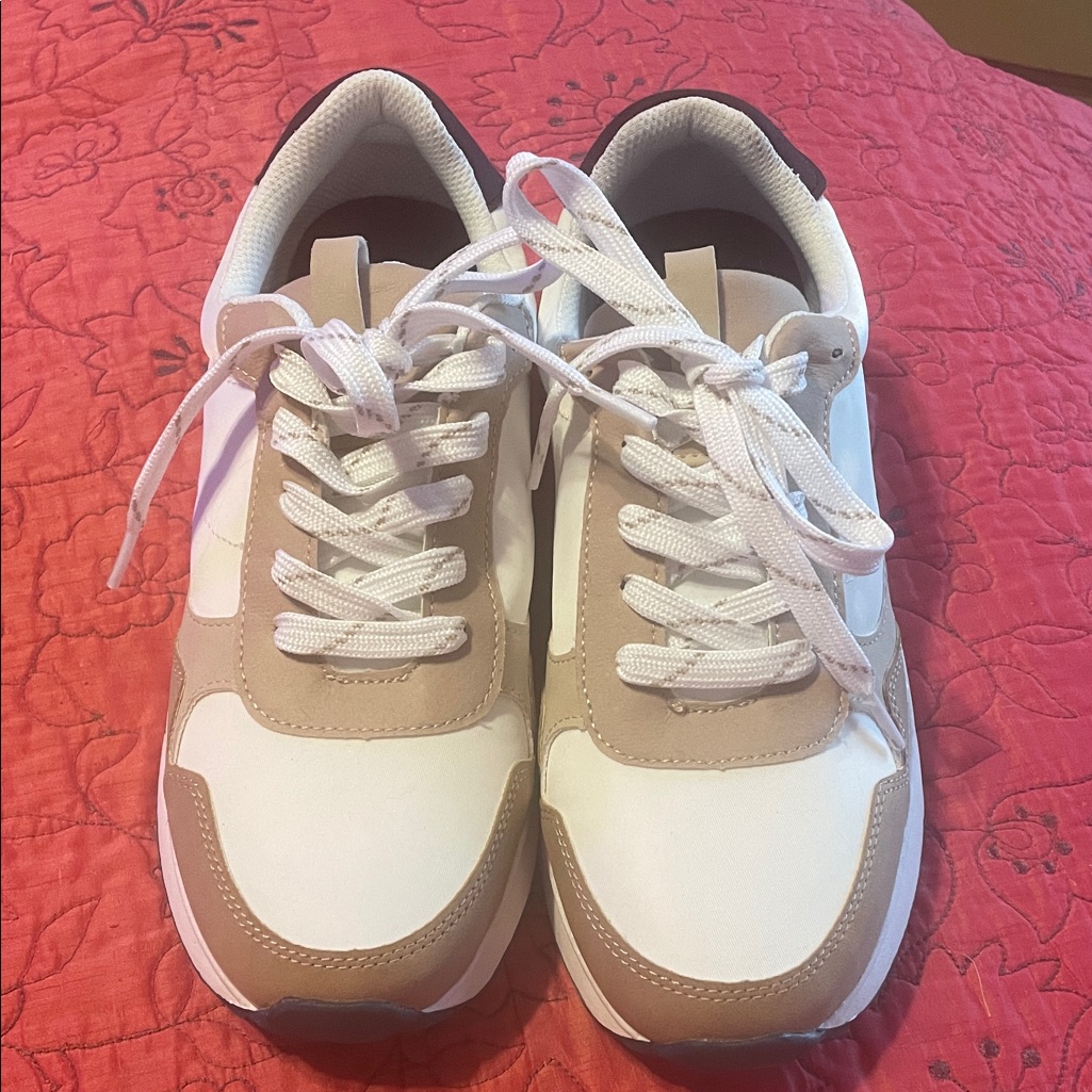 Serra Brand Size 10 Shoes